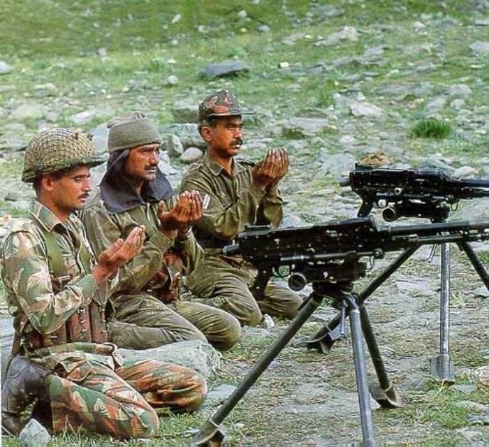 Iconic and Unseen War Photos From The Kargil War