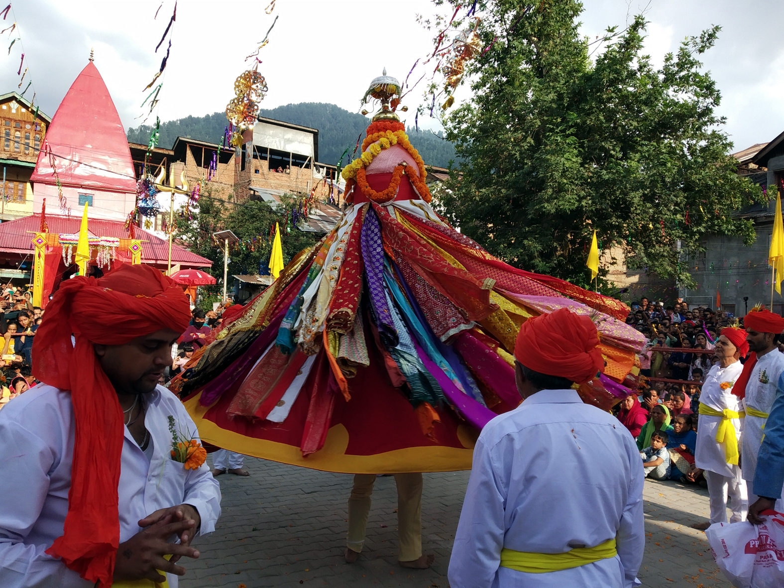 'Dheku' dance on concluding day of Mela Patt