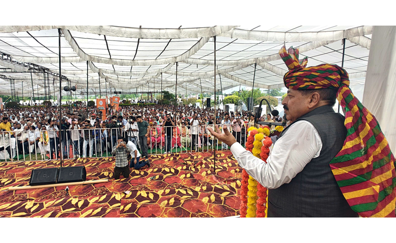 Union Minister Dr Jitendra Singh addressing a BJP election meeting at Hiranagar 