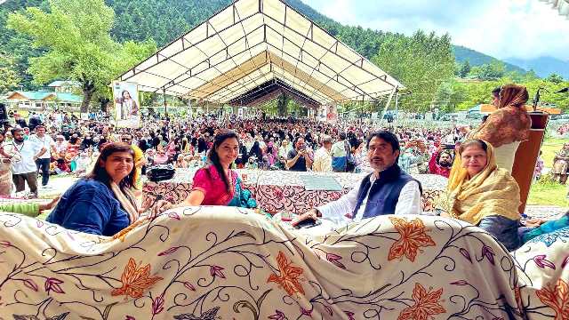 Mahila Congress National President Alka Lamba attended the Nari Nyay Sammelan organized by National General Secretary and Jharkhand in-charge Ghulam Ahmad Mir in district Anantnag