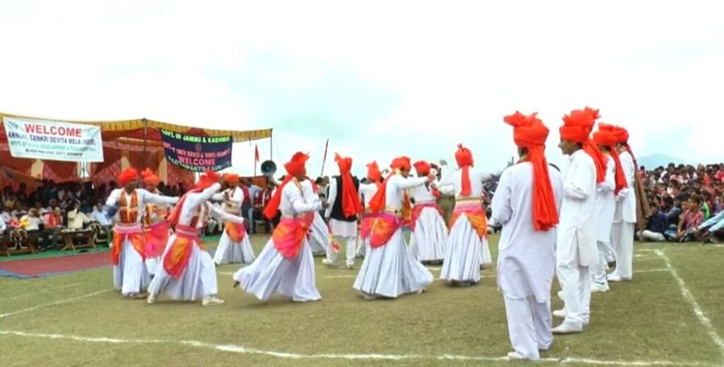 Artists performing Kud Dance | Dances Of Jammu and Kashmir