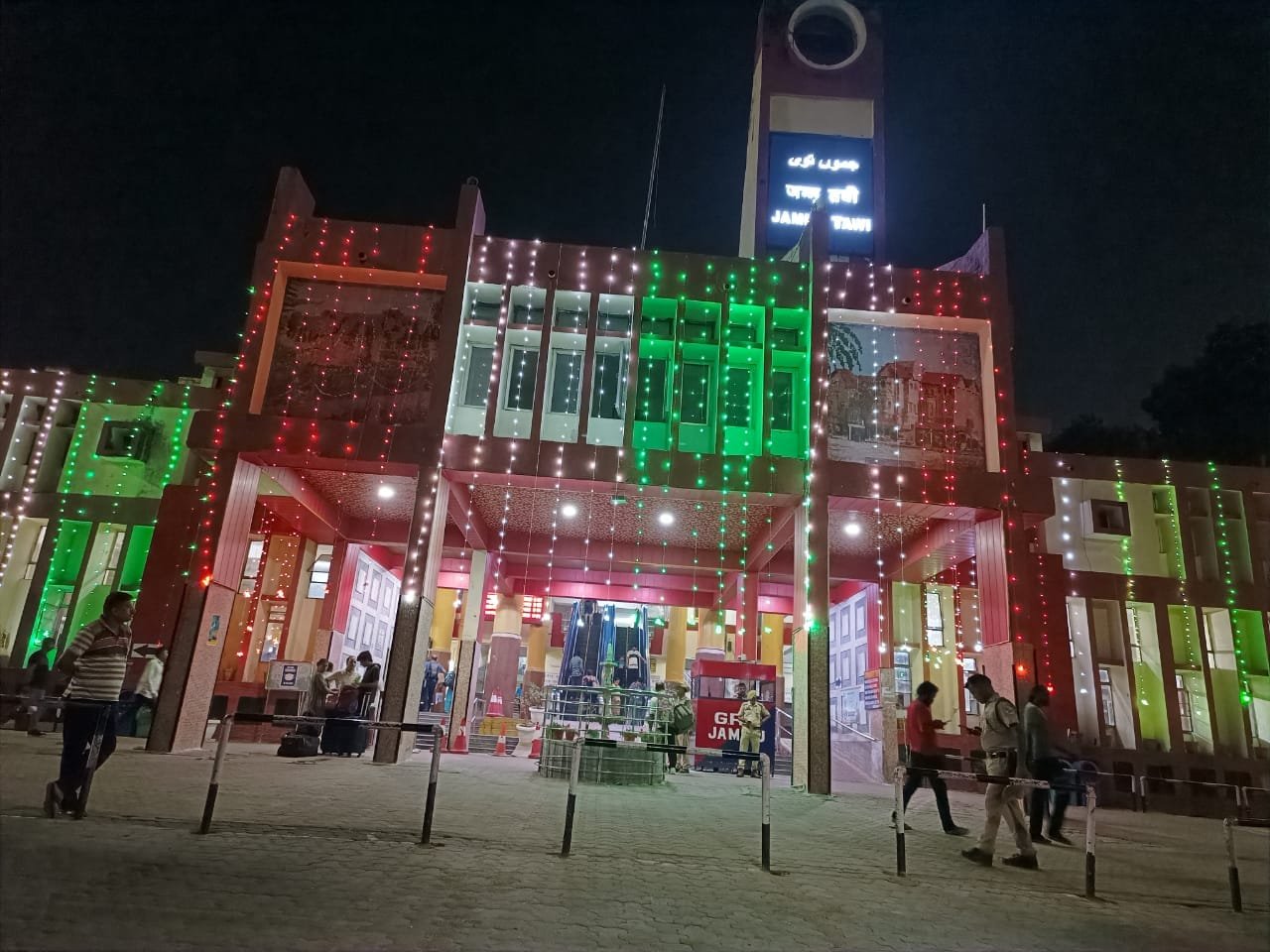 How to reach Jammu Tawi Railway Station