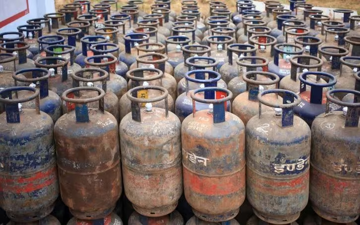 Commercial lpg cylinder price