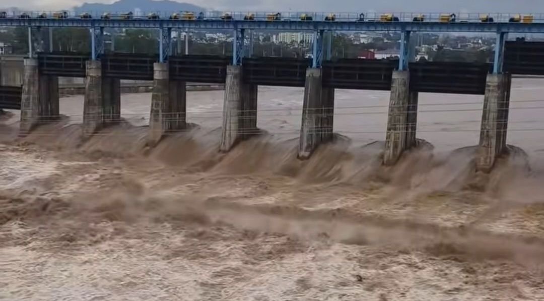 Jammu Flood Emergency: Heavy Rain Triggers River Overflow, Roads Cut Off, and Evacuations