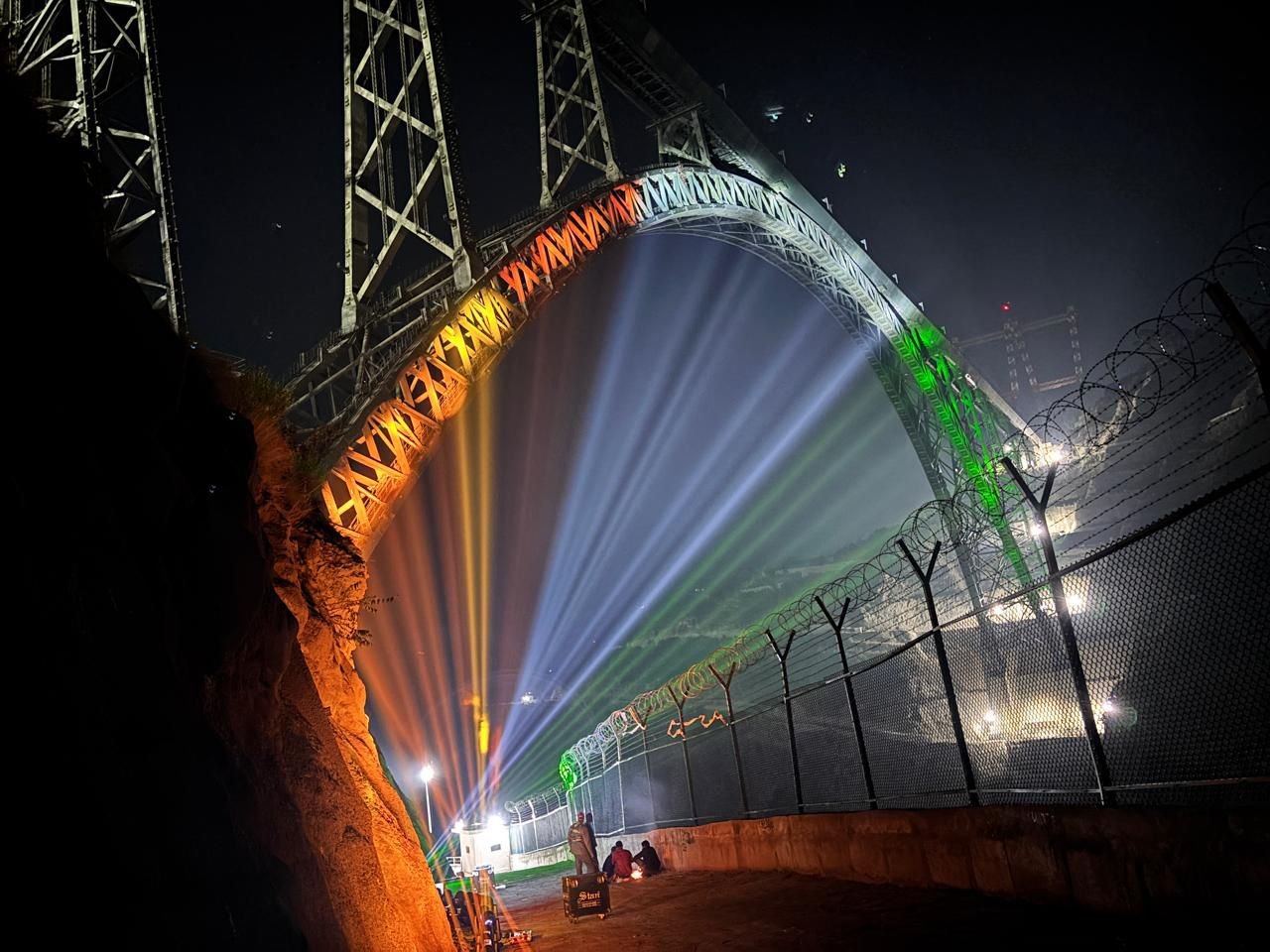 On the eve of #IndependenceDay, the majestic Chenab Bridge shines in the vibrant hues of the Tiranga — a breathtaking symbol of India’s engineering brilliance and unwavering national pride, standing tall above the mighty Chenab!