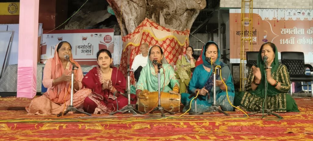 Basohli utsav 2025 – here are some glimpses 2 An enchanting bhajan on the theme of basohli festival was presented at ramleela ground, captivating the audience with devotional fervour.